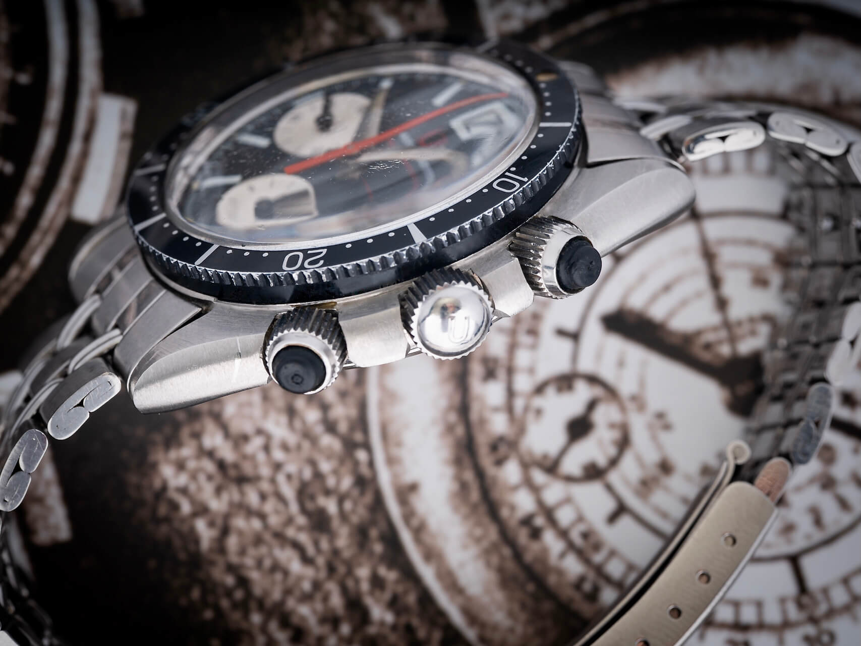 Universal Geneve Space Compax reference 885104/01 B&P