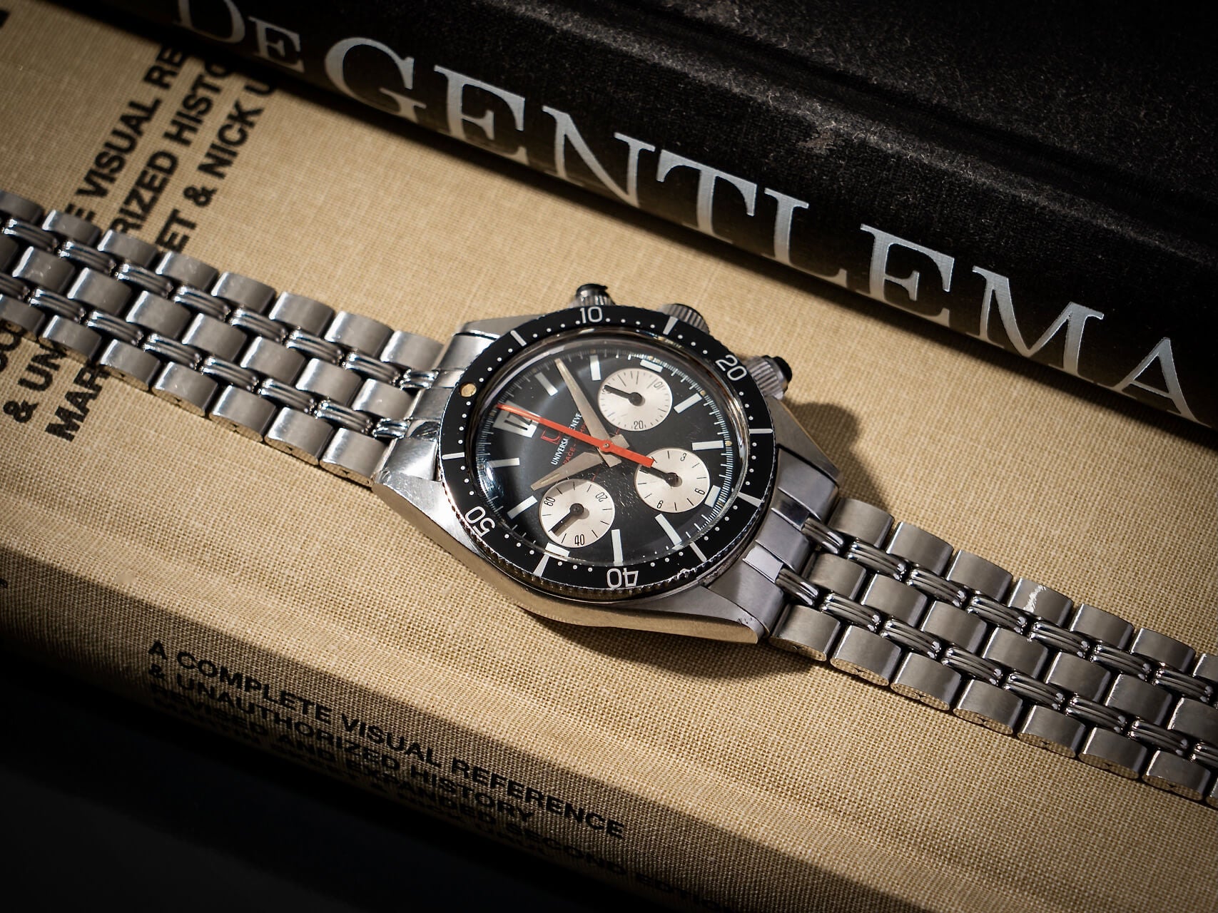 Universal Geneve Space Compax reference 885104/01 B&P