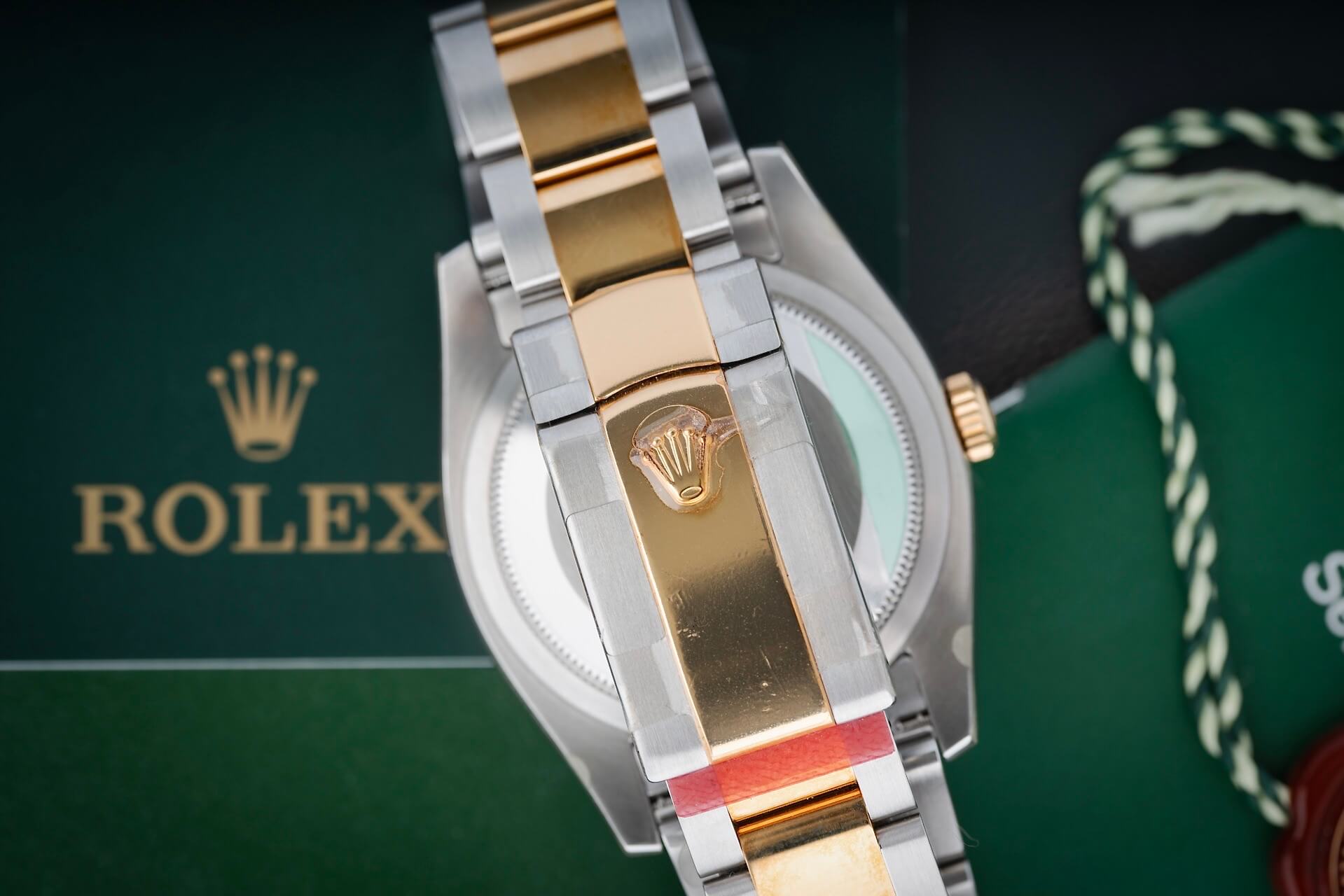 Rolex Datejust 116233 B&P NOS Condition