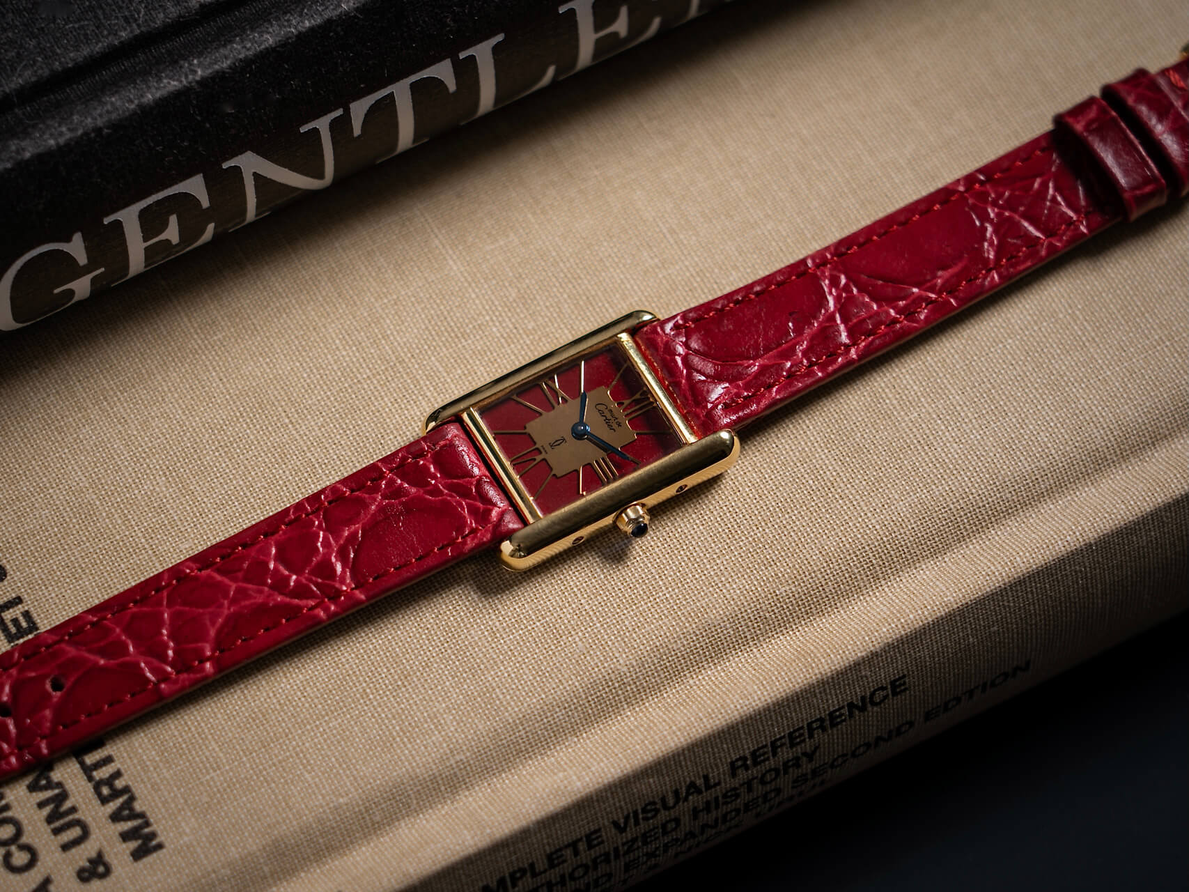 Must de Cartier Tank 'lady in Red'