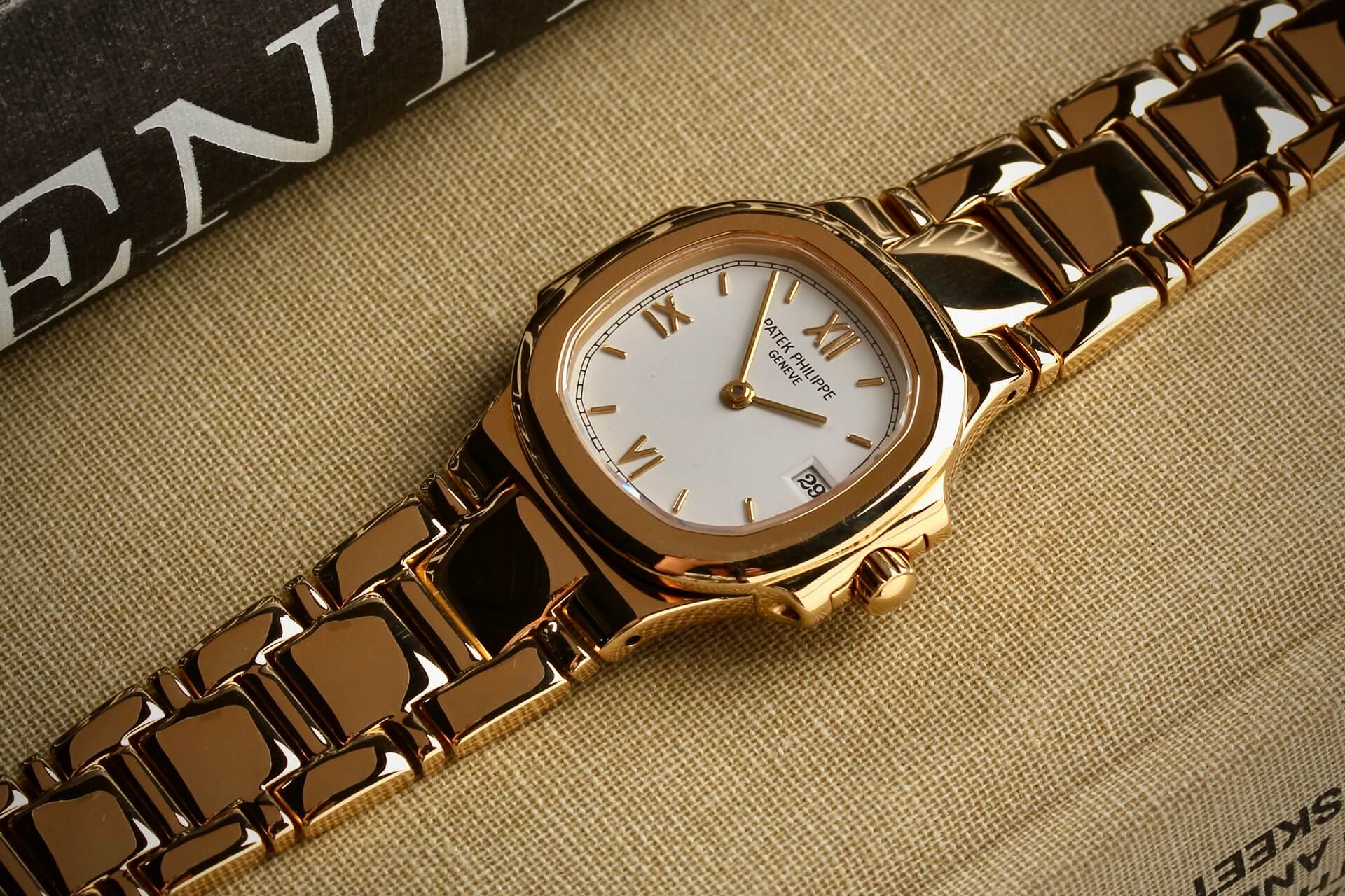 Patek Philippe Nautilus 4700J B&P