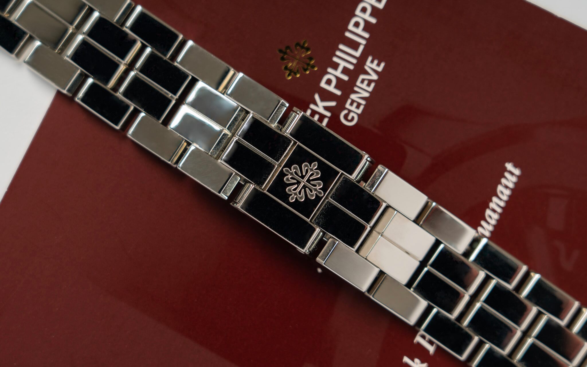 Patek Philippe Aquanaut 5065A/1 B&P