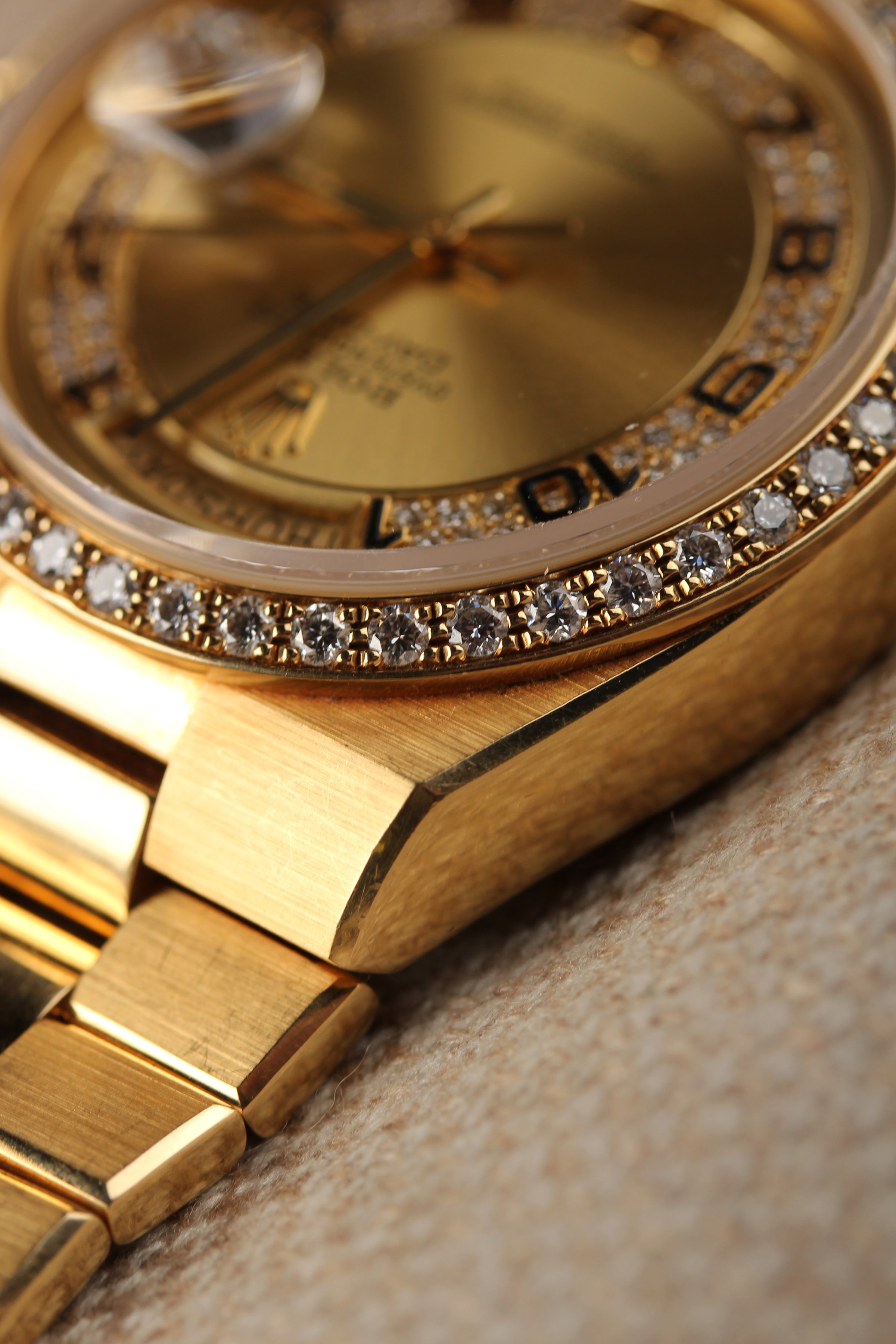 Rolex Oysterquartz Day-Date 19048