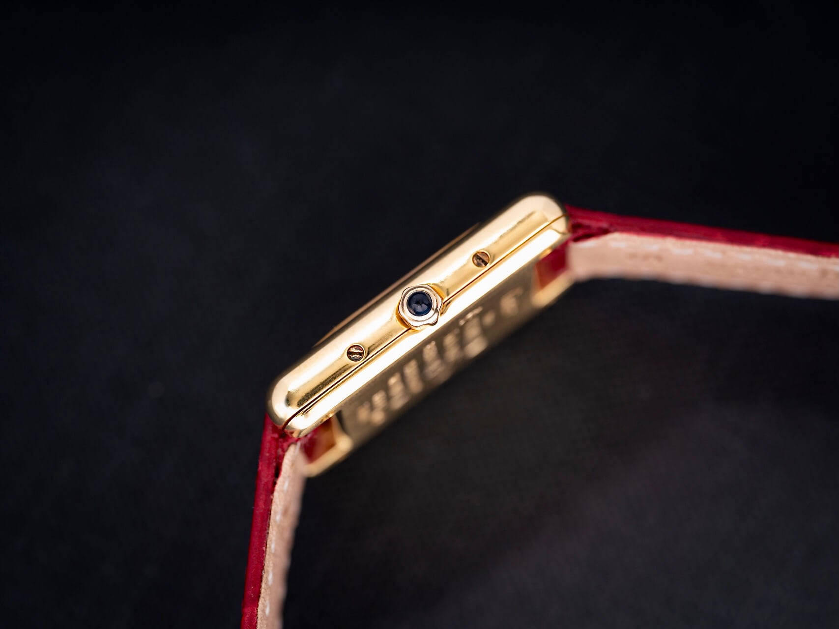 Must de Cartier Tank 'lady in Red'