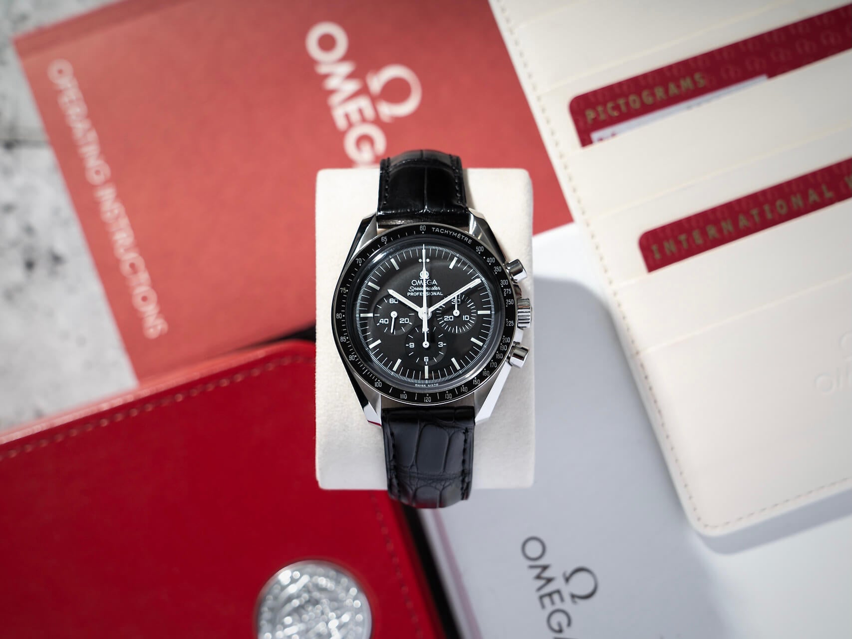 Omega Speedmaster Moonwatch 38705031