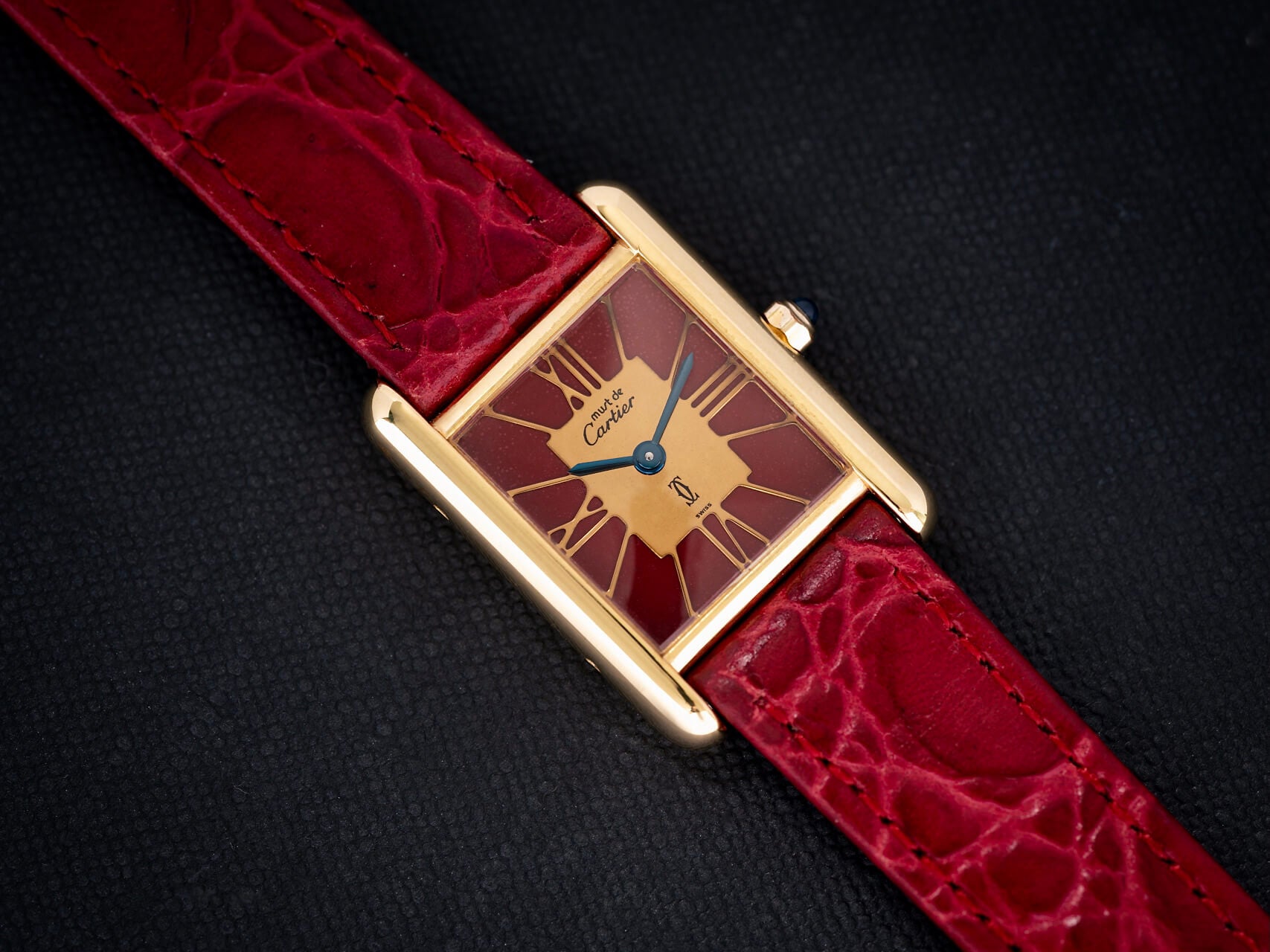 Must de Cartier Tank 'lady in Red'