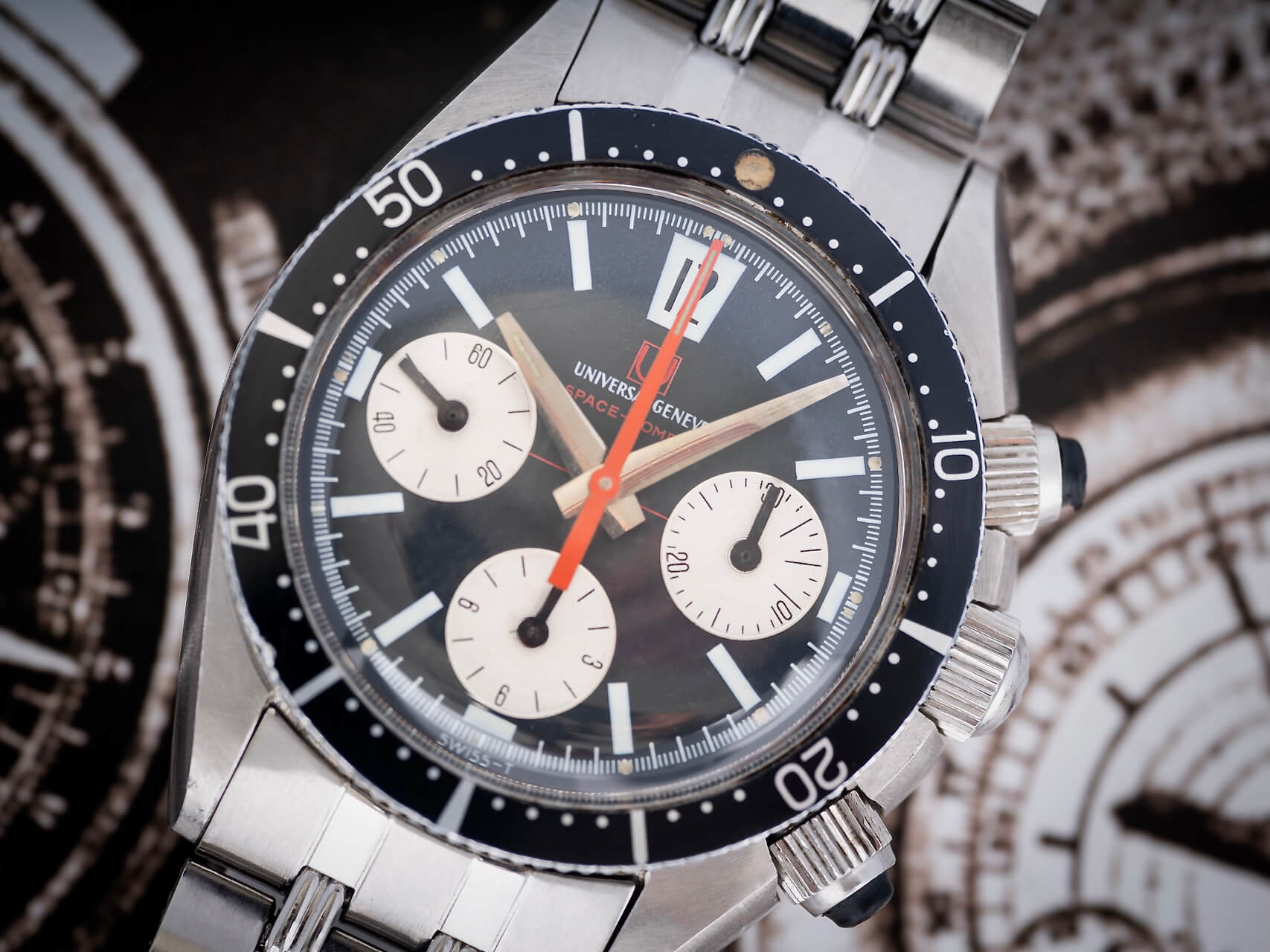 Universal Geneve Space Compax reference 885104/01 B&P