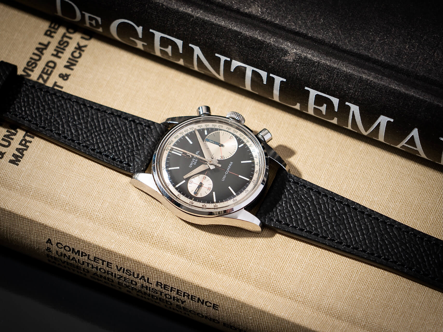 Universal Geneve 'Big Eye' reference 884100/01