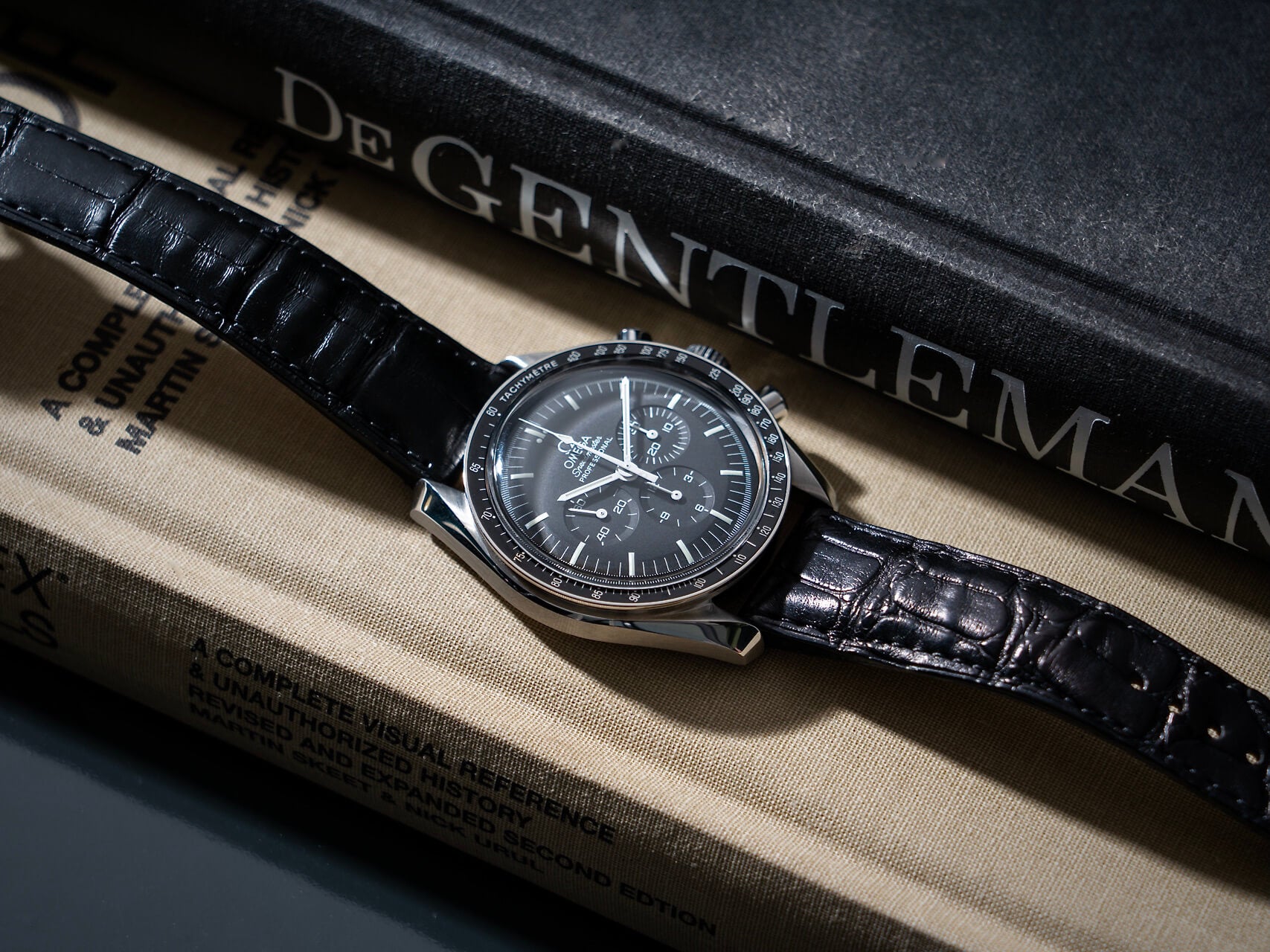 Omega Speedmaster Moonwatch 38705031