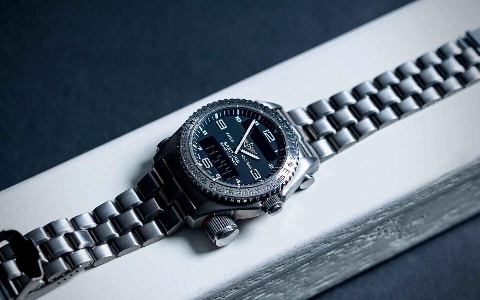 BREITLING EMERGENCY E56321 Full Set
