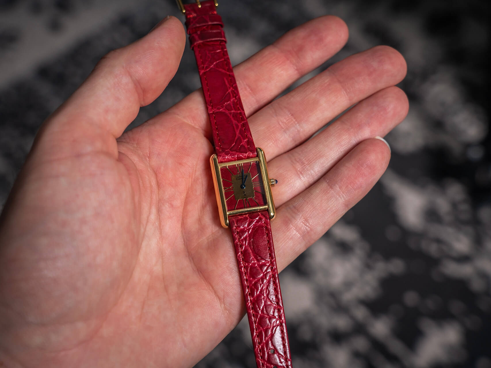 Must de Cartier Tank 'lady in Red'