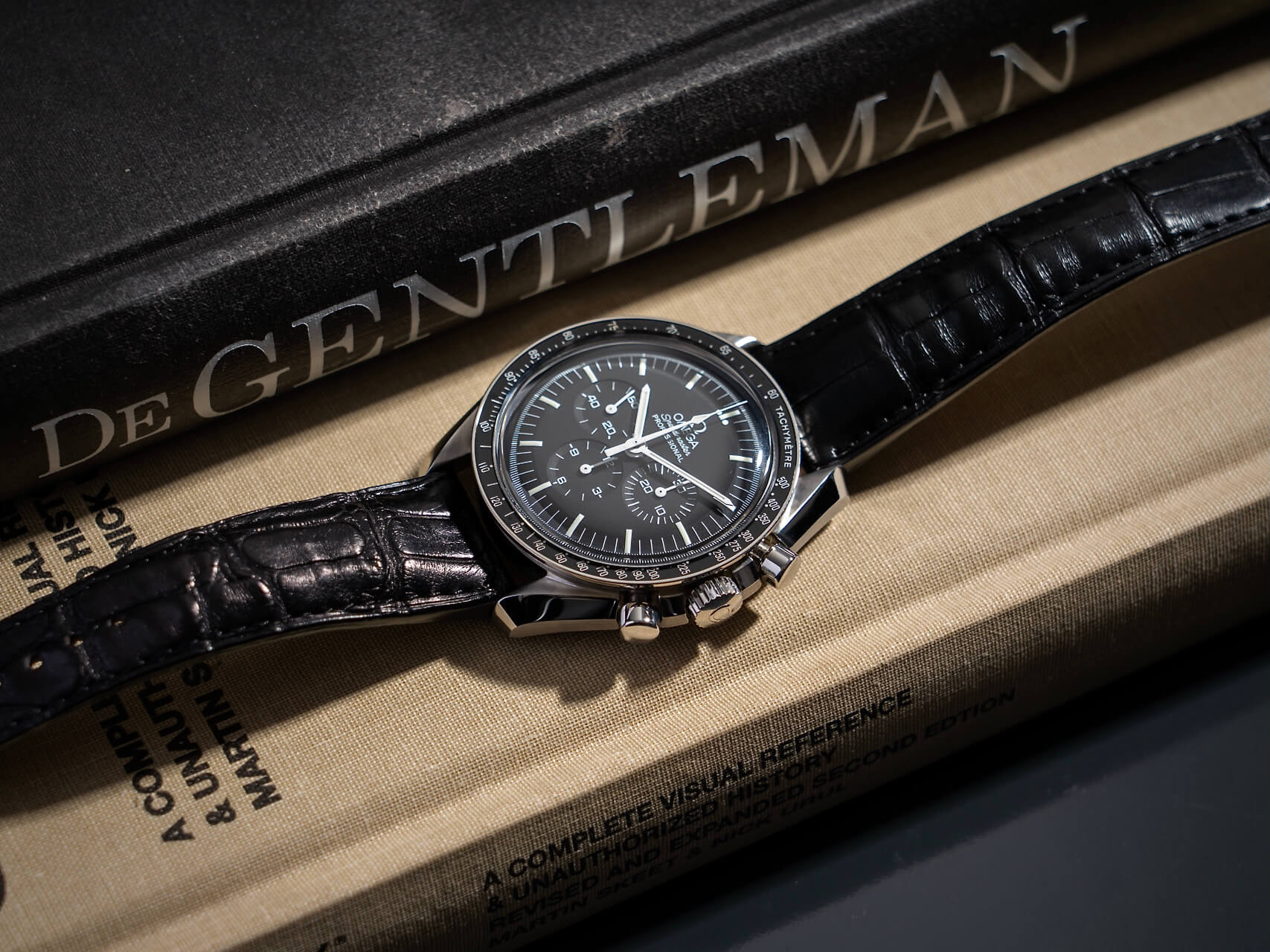 Omega Speedmaster Moonwatch 38705031