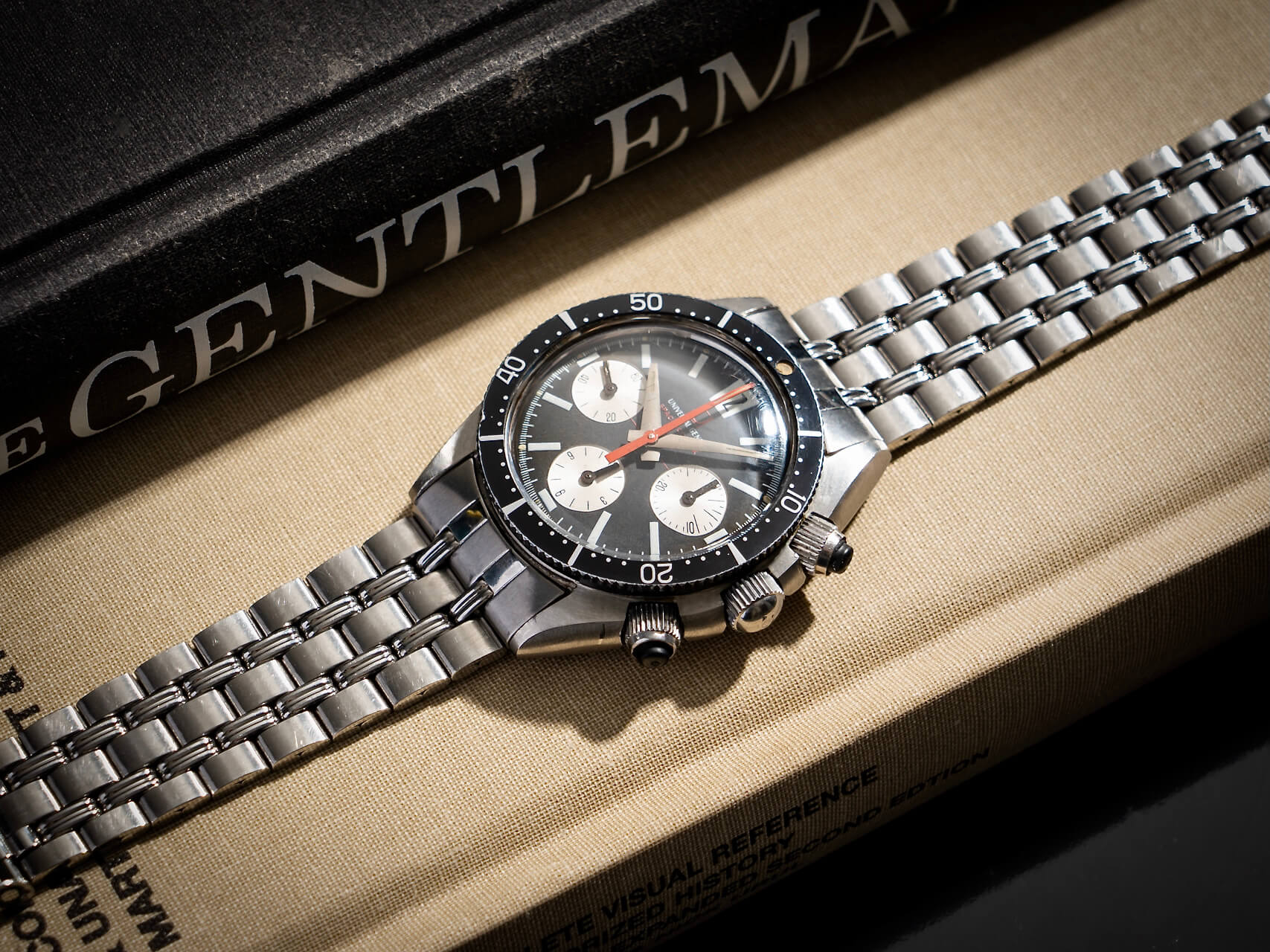 Universal Geneve Space Compax reference 885104/01 B&P