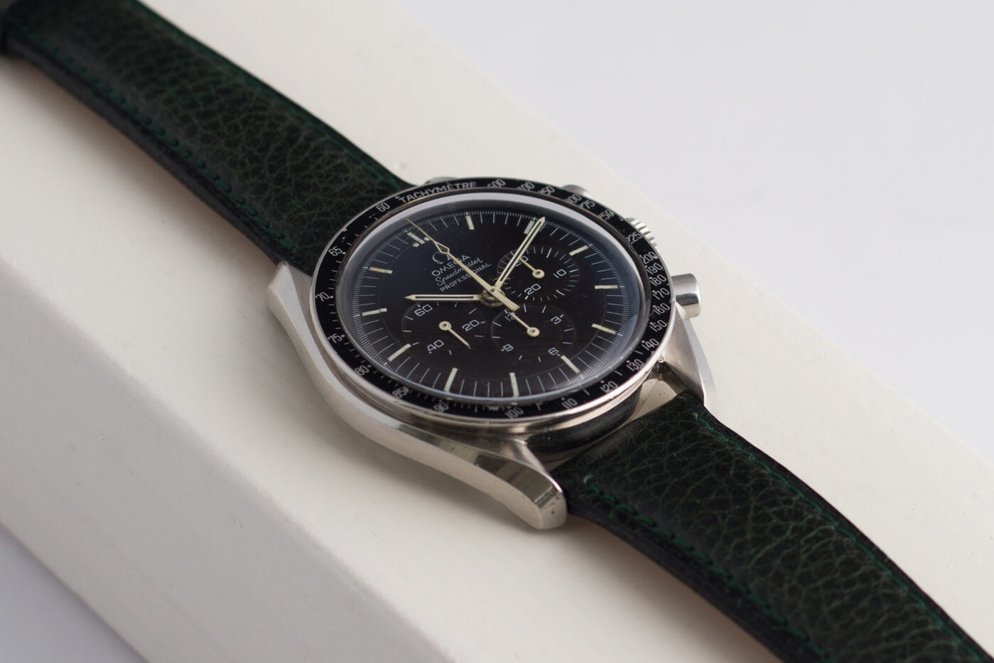 OMEGA SPEEDMASTER TROPICAL