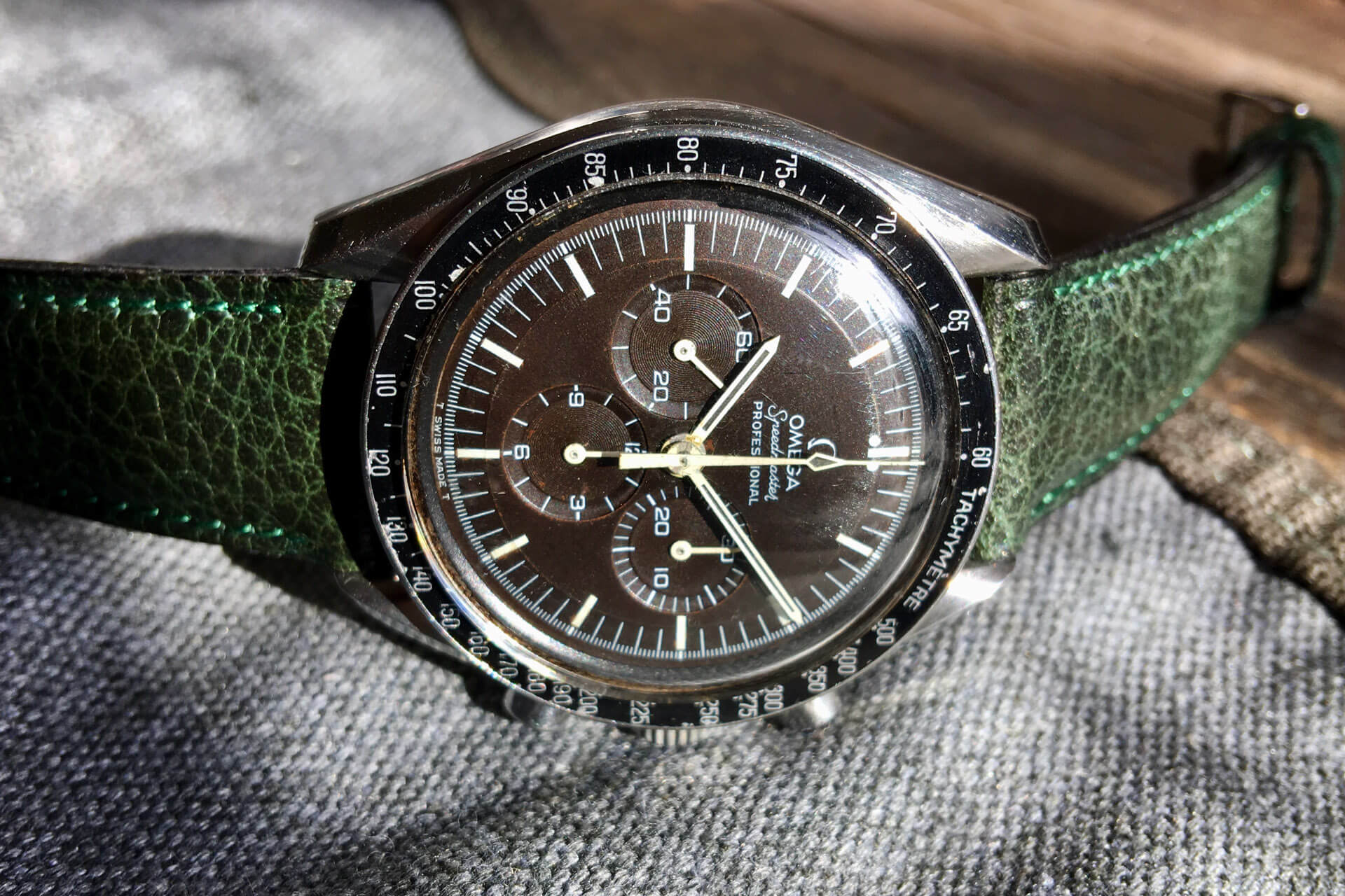 OMEGA SPEEDMASTER TROPICAL