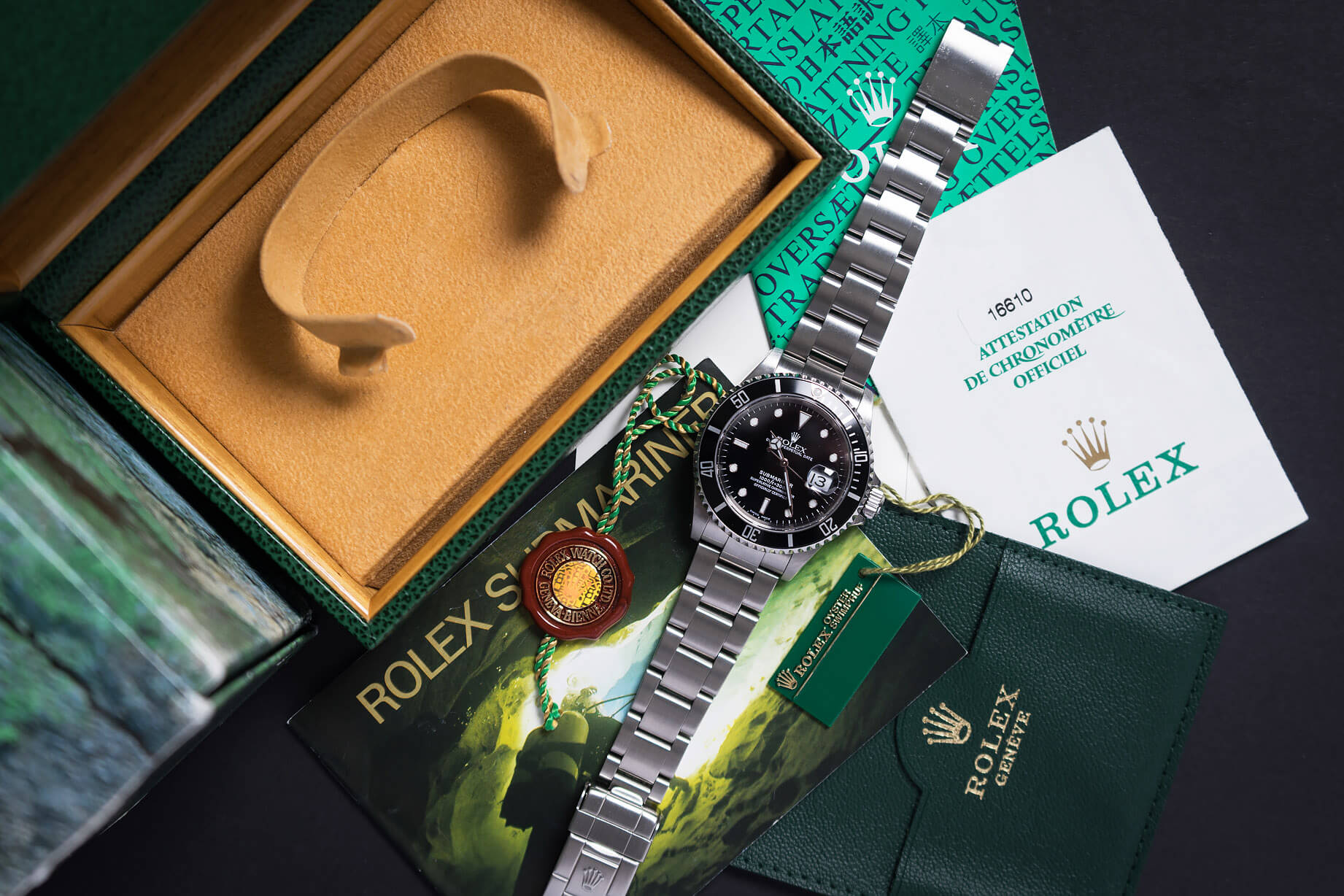 Rolex Submariner Date 16610 B&P