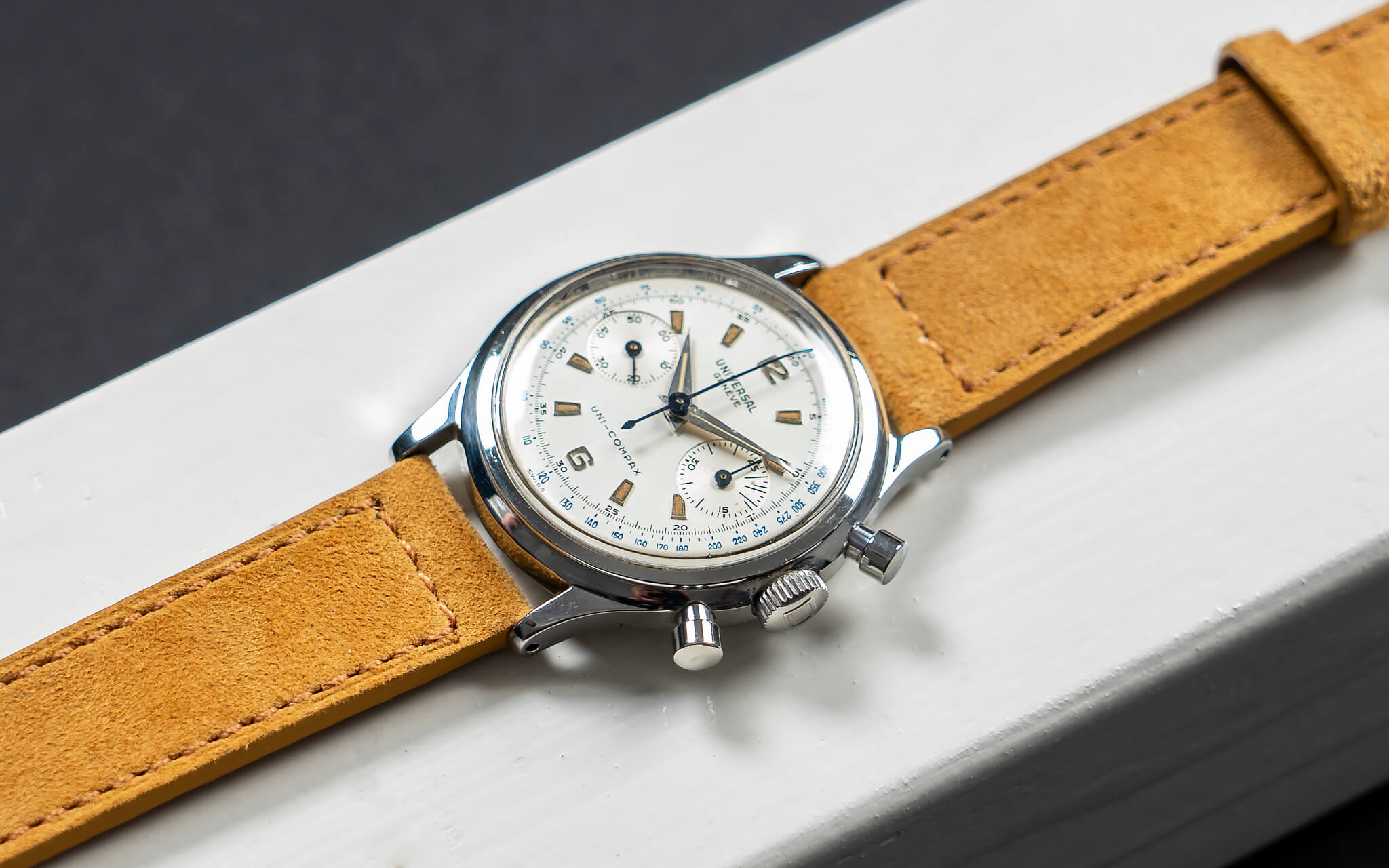 Universal Geneve Uni-Compax Tachymeter 22295.2